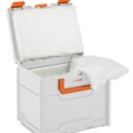 Geöffnete CEMO Brandschutzbox groß mit Innenraum zur sicheren Lagerung von Lithium-Akkus